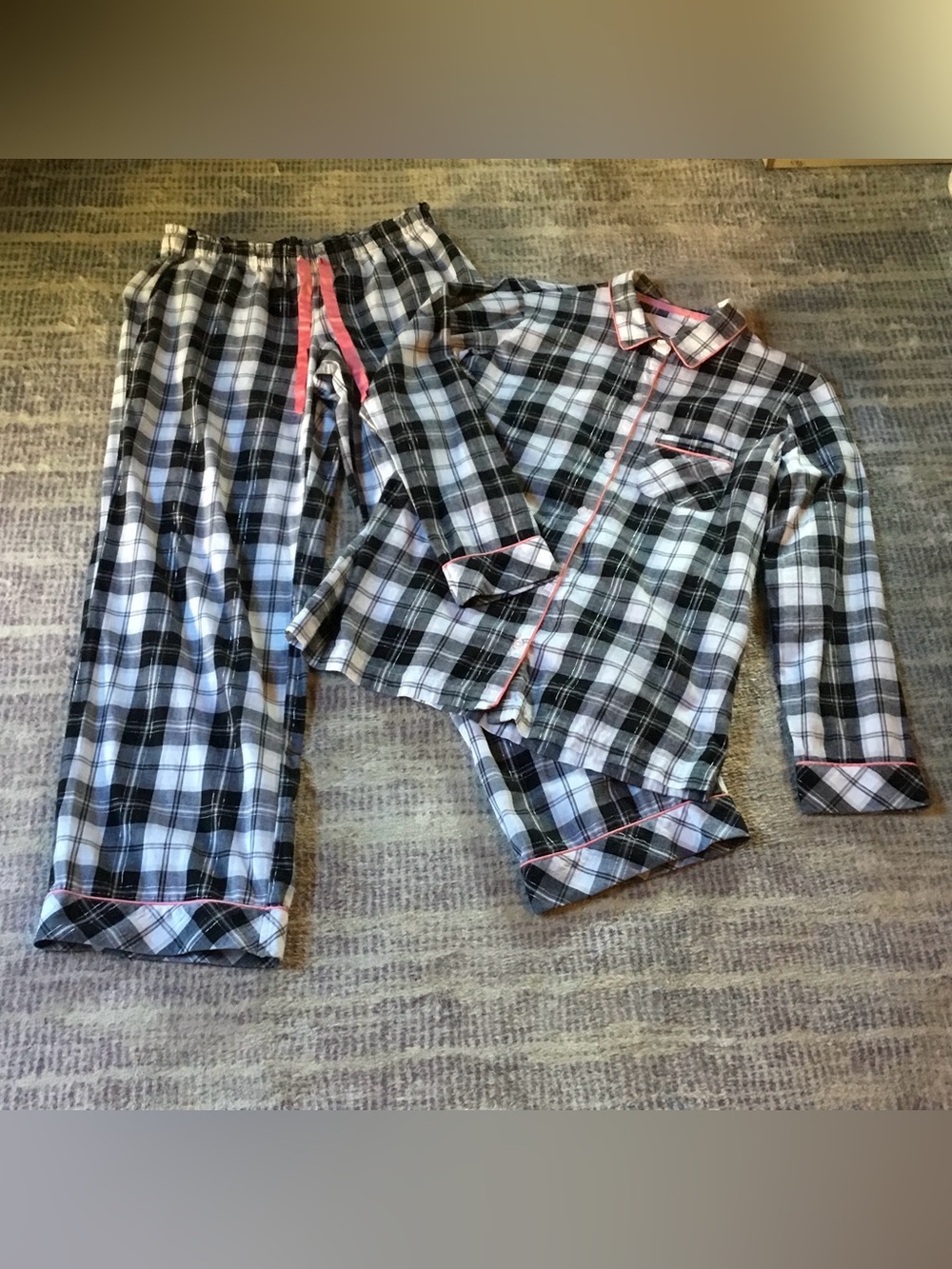 Victoria's Secret Black & White Plaid 2 PC Pajama Set with Pink Trim